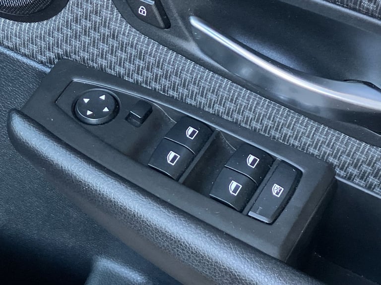 2019 BMW 2 Series 220i SE 5dr DCT Hatchback PETROL Automatic