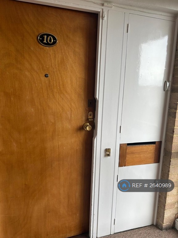 2 bedroom flat in Westbrooke Court, Worthing, BN11 (2 bed) (#2640989)