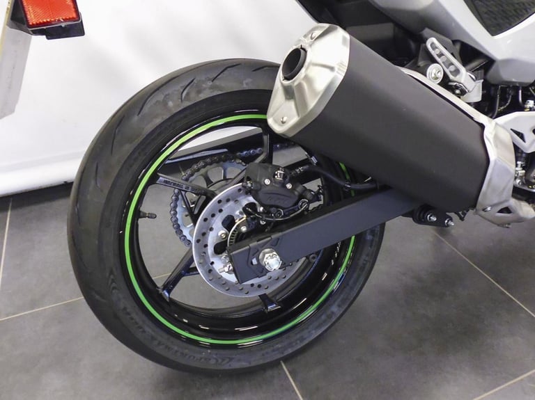 2025 KAWASAKI Z7 HYBRID