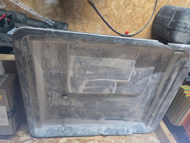 Dewalt D24000 tile cutter. Great condition