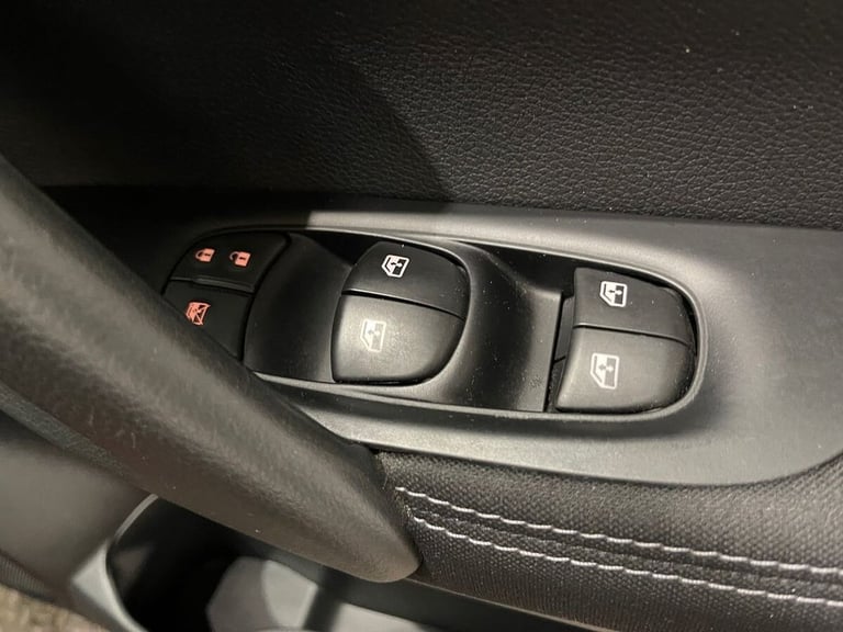 2018 Nissan Qashqai 1.2 DIG-T N-Connecta SUV 5dr Petrol Manual Euro 6 (s/s) (115 ps) HATCHBACK Pe...