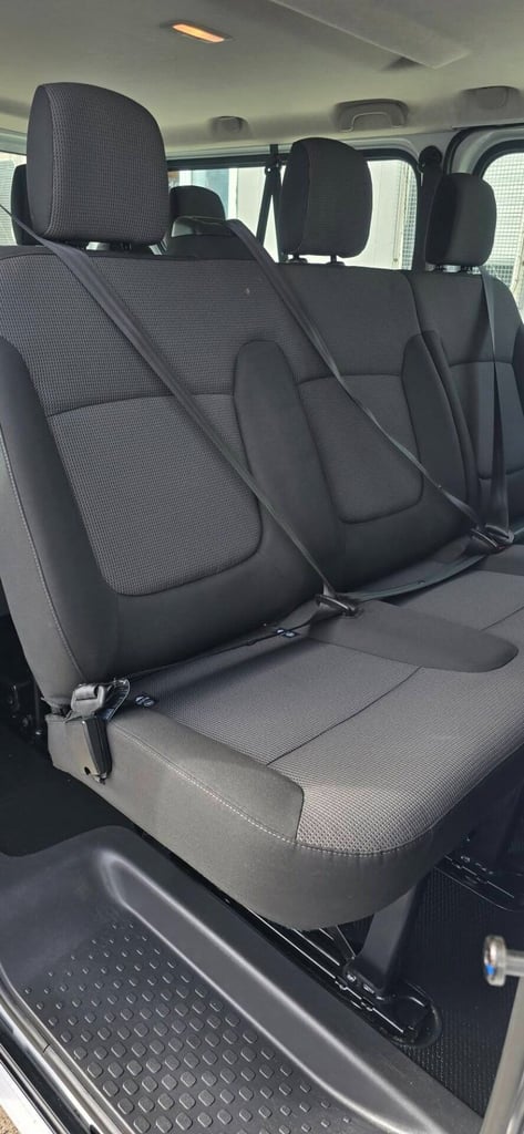 2022 Renault Trafic LL30 ENERGY dCi 145 Business 9 Seater MPV DIESEL Manual