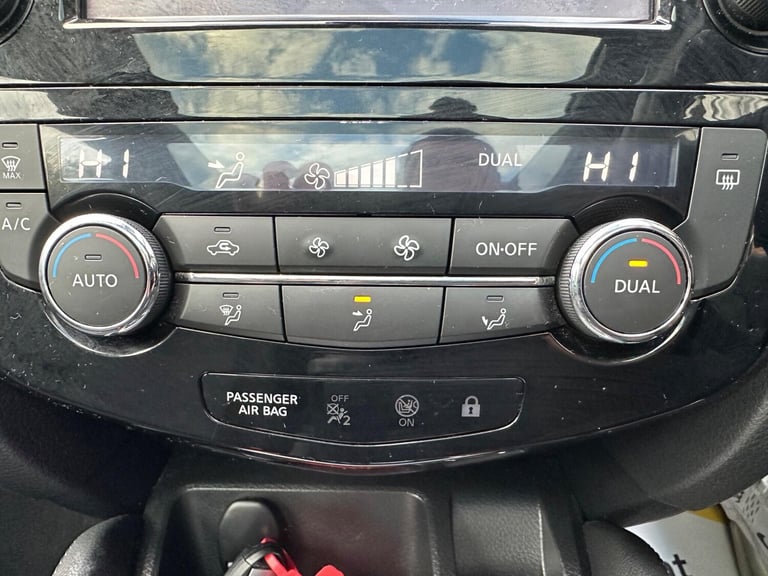 2017 Nissan Qashqai 1.2 DIG-T N-Connecta XTRON 2WD Euro 6 (s/s) 5dr HATCHBACK Petrol Automatic