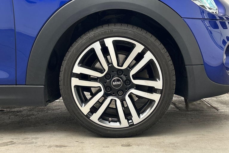 2019 MINI Hatch 5-Door Hatch Cooper S Exclusive HATCHBACK Petrol Automatic