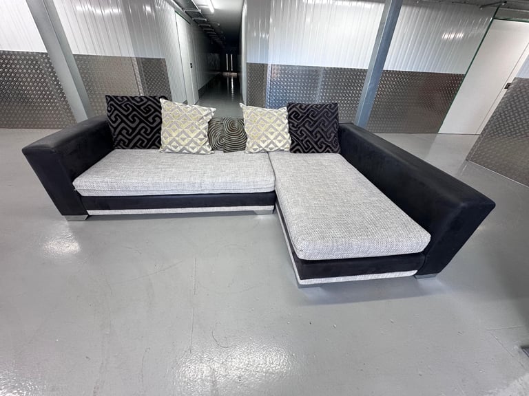 DFS Corner L SHAPE SOFA - DELIVERY OPTION