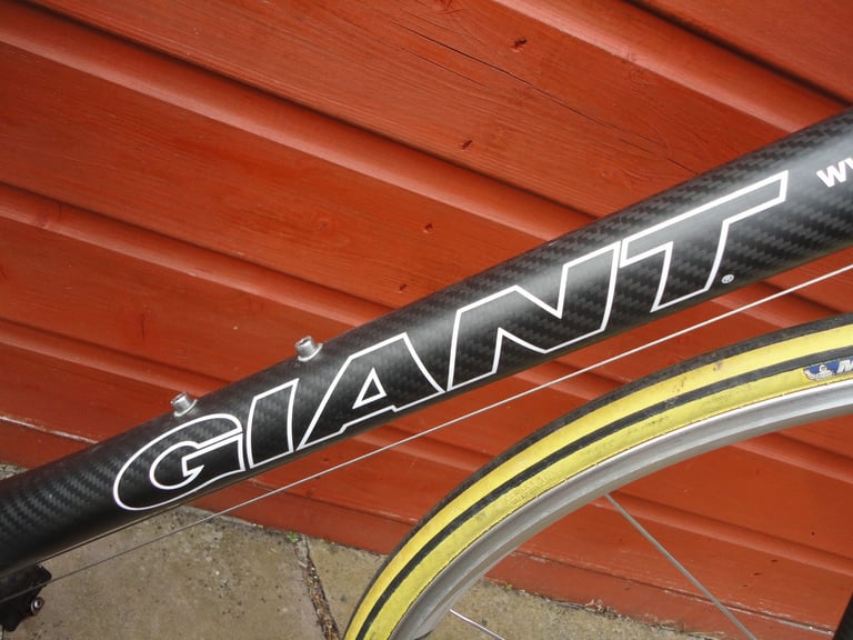 Giant TCR composite carbon road bike 17.5 inch small frame, 700 wheels, 9 x 2 gears