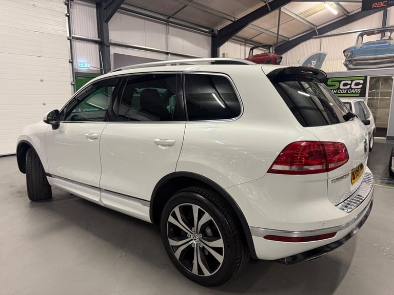 2014 Volkswagen Touareg 3.0 TDI V6 BlueMotion Tech R-Line Tiptronic 4WD Euro 6 (s/s) 5dr ESTATE D...