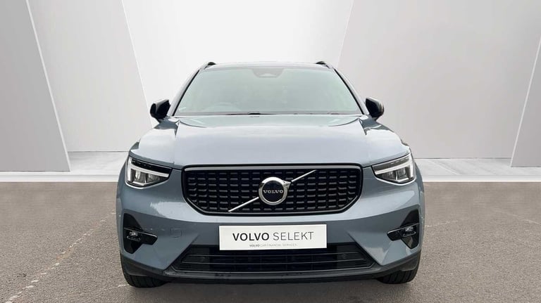 2022 Volvo XC40 2.0 B3P Plus Dark 5dr Auto SUV Petrol Automatic