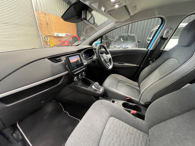 2020 Renault Zoe R135 52kWh Iconic Auto 5dr (i, Rapid Charge) HATCHBACK Electric Automatic