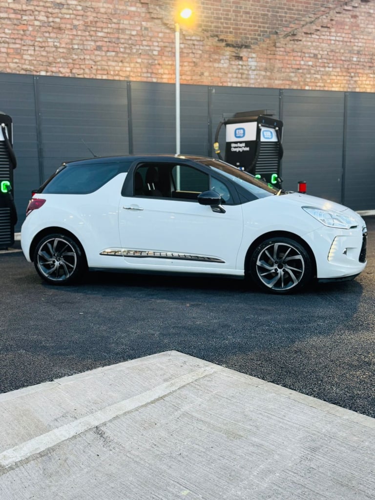 Citroen, DS3, Hatchback, 2015, Manual, 1560 (cc), 3 doors