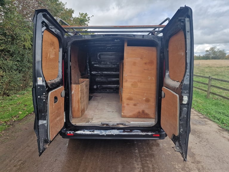 2011 Renault Trafic  Drives Perfect  5m MOT  SWB  Black  Ready to work