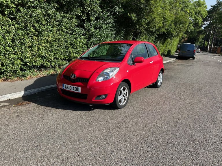 TOYOTA YARIS 1.0cc 2010 £35 A YEAR ROAD TAX !! DRIVES WITH NO FAULTS !! LONG MOT !! VGC !!