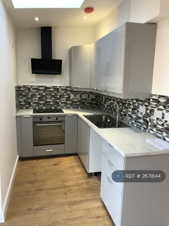 1 bedroom flat in Charlton Road, Bristol, BS10 (1 bed) (#2671844)