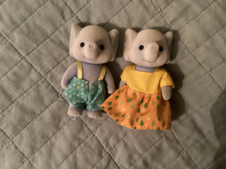 Sylvanian families figures