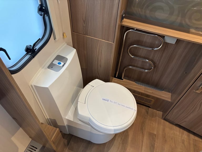 2016 SWIFT CONQUEROR 645, ISLAND BED, TALL FRIDGE, ALDE, SOLAR