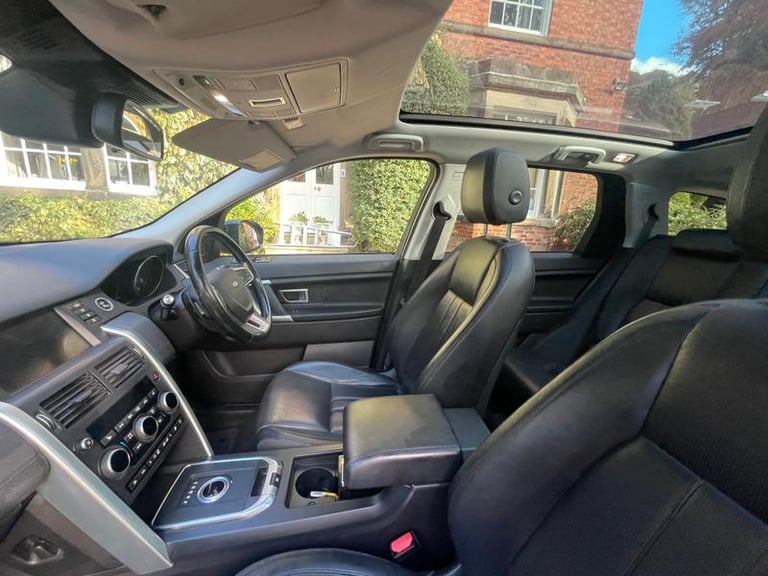 2016 Land Rover Discovery Sport 2.0 TD4 SE Tech SUV 5dr Diesel Auto 4WD Euro 6 (s/s) (180 ps) 7 S...