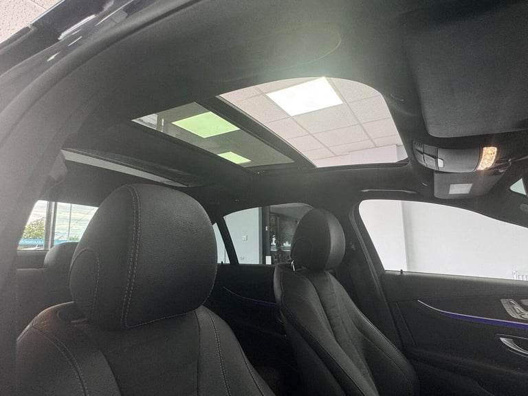 MERCEDES-BENZ E CLASS 2.0 E300d AMG Line Night Edition (Premium Plus) G-Tronic+