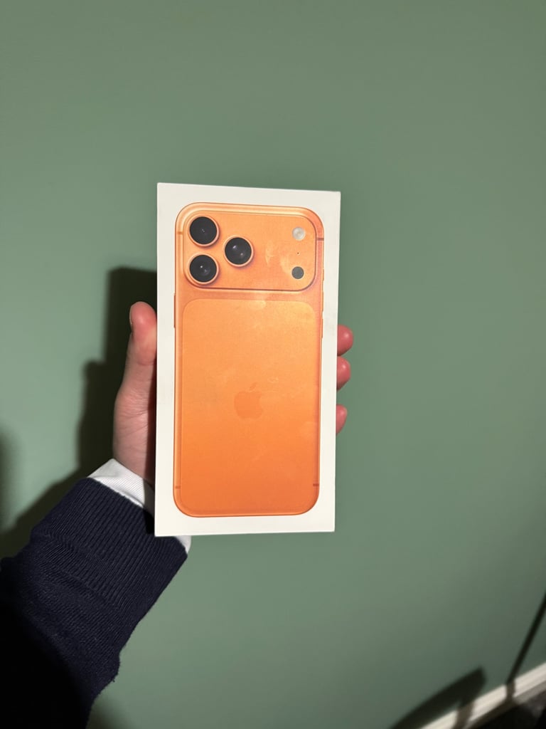 iPhone 17 Pro Max, 256GB, Cosmic Orange