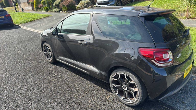 Citroen, DS3, Hatchback, 2011, Manual, 1598 (cc), 3 doors