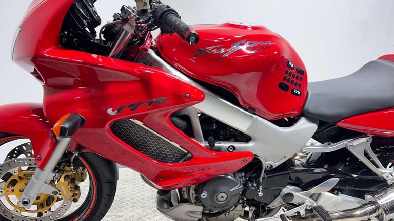 Honda VTR 1997 27K NEW MOT SERVICED 1000CC VTWIN SPORTS BIKE