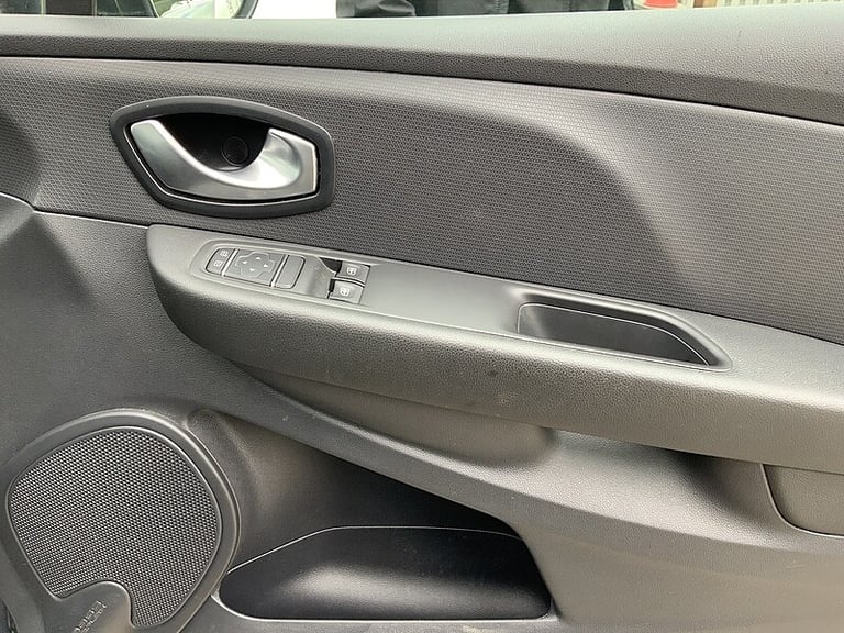 2023 Renault Clio DCI 90 Hatchback Diesel Manual