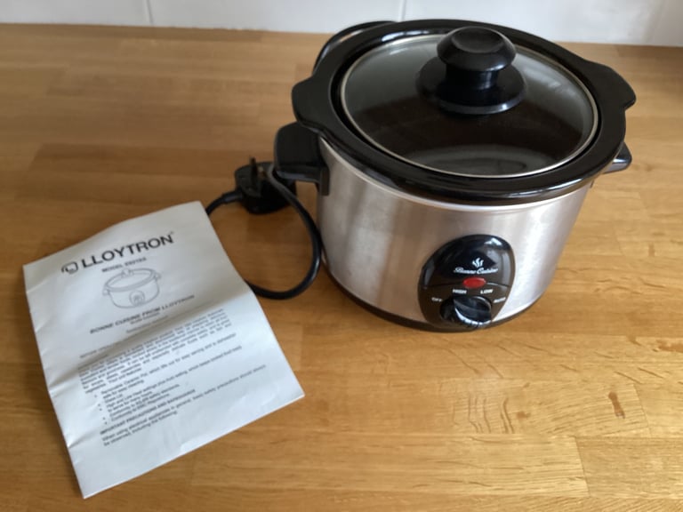 image for Lloytron slow cooker