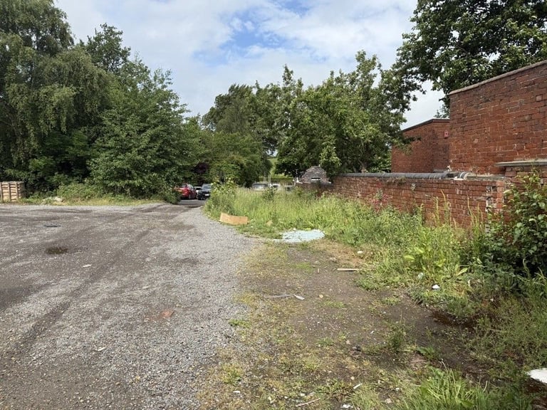 SHOP & FLAT TO LET COMBINED S25