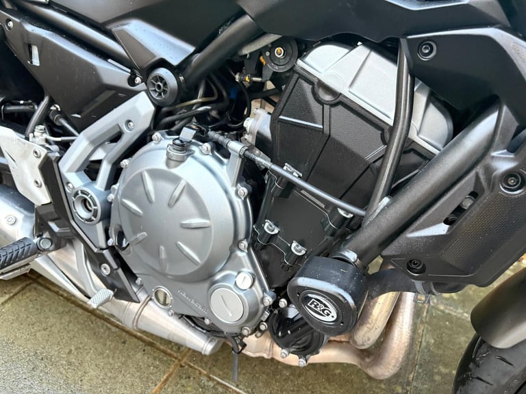 2019 / 69 Kawasaki Z650ABS £4500 Green 3291 miles. 