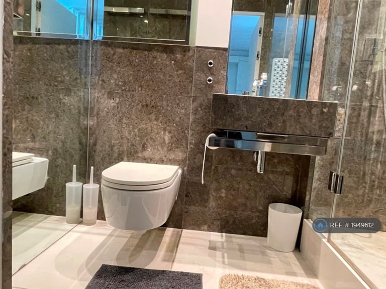 Studio flat in Pan Peninsula Square, London, E14 (#1949612)