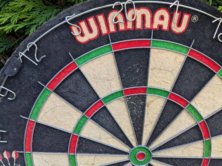 Winmau Blade 2 Dart Board