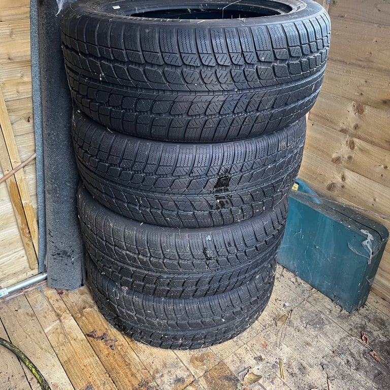 image for Sunny winter tires 23555R17