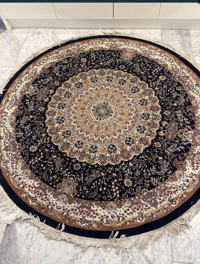 Round shape Persian rug