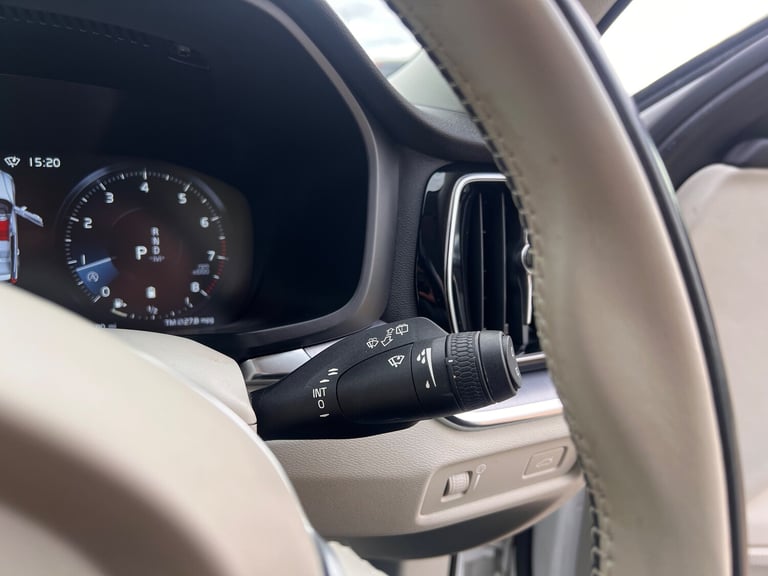 2020 Volvo V60 2.0 B3 MHEV Momentum Estate 5dr Petrol Hybrid Auto Euro 6 (s/s)