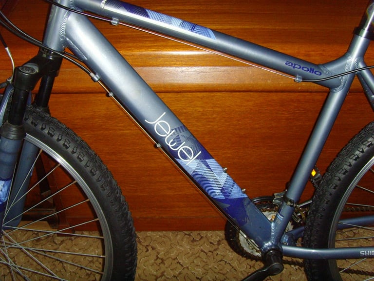 Large Apollo mountain bike nearly new condition