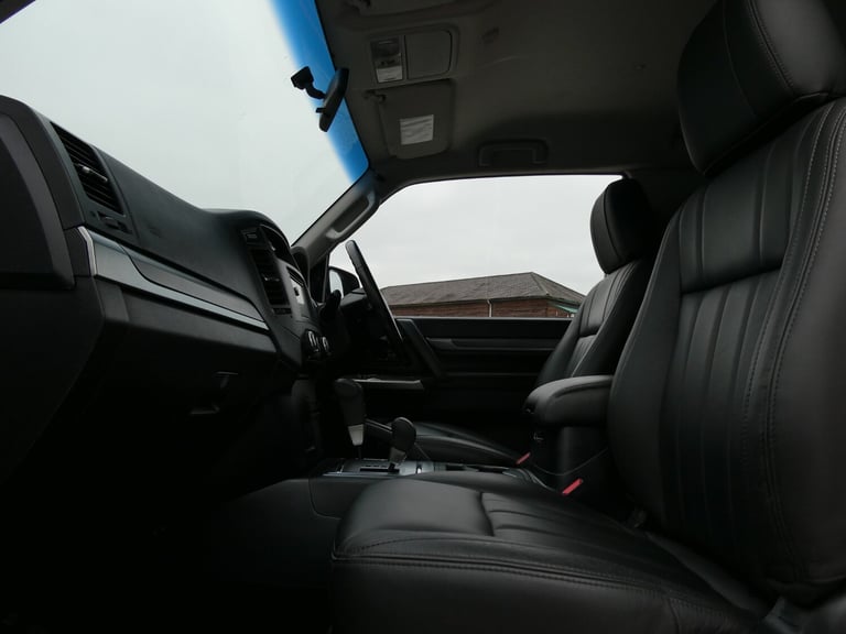 3.2 DI-DC [197] Warrior 3dr Auto *YES GEN 39K!!+8 SERVICES+SATNAV+HTD LTHR*