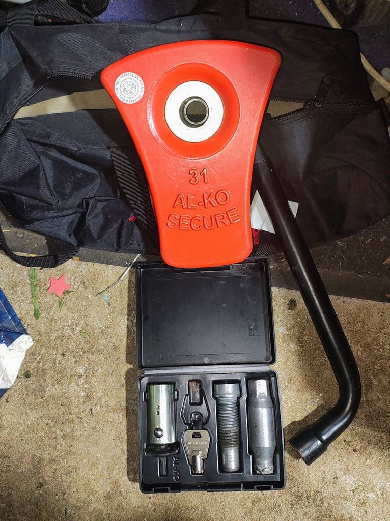 image for No 31 caravan AL-KO wheel locking kit 