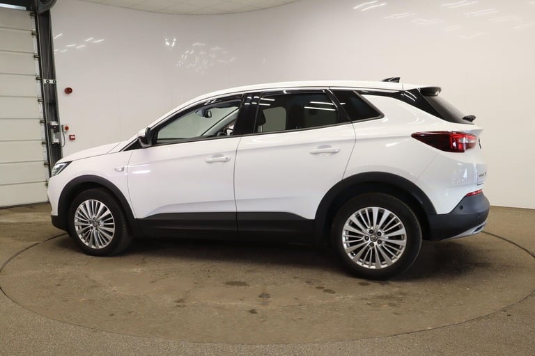 2018 Vauxhall Grandland X 1.6 Turbo D BlueInjection Sport Nav Euro 6 (s/s) 5dr HATCHBACK Diesel M...