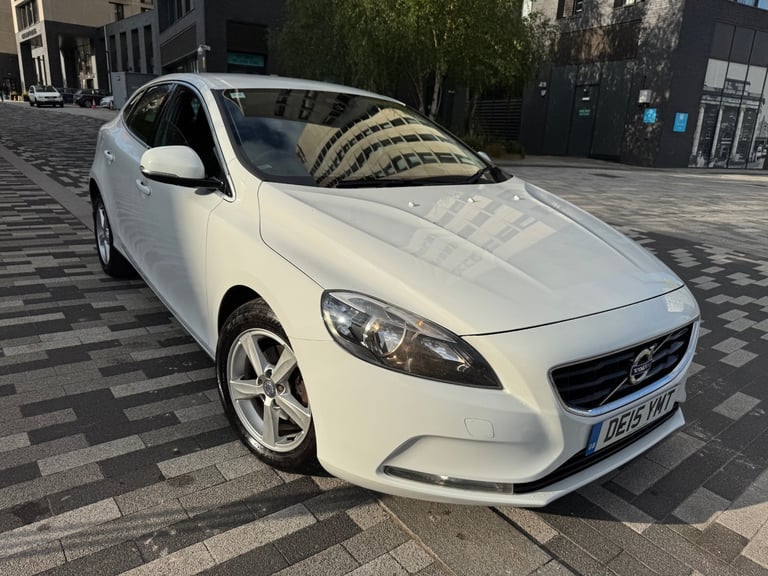 2015 VOLVO V40 SE 1.6 D2 DIESEL 6 SPEED MANUAL WHITE 5dr HATCHBACK 