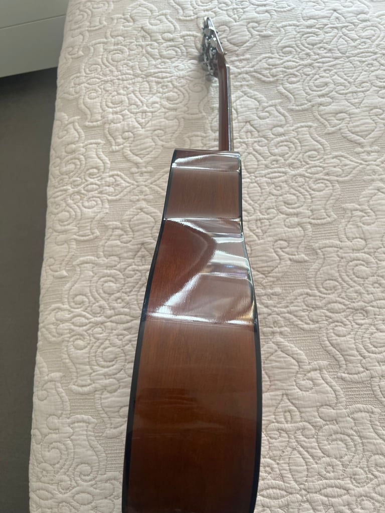 Yamaha f310 Guitar like new