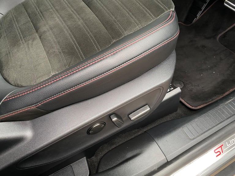 2023 Ford Kuga 2.5 EcoBoost Duratec 14.4kWh ST-Line X CVT Euro 6 (s/s) 5dr HATCHBACK Petrol/Elect...