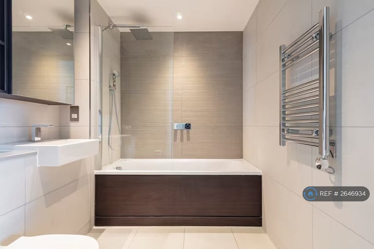 2 bedroom flat in Hale Works Apartments, London, N17 (2 bed) (#2646934)