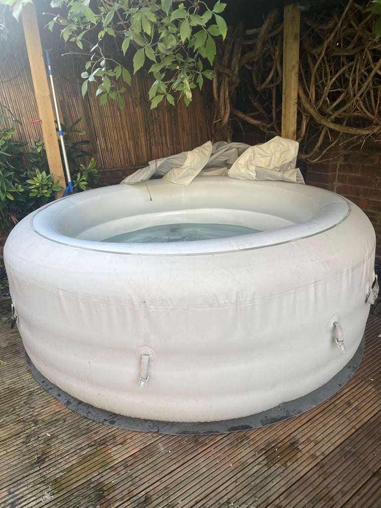 image for Lay-z-spa vegas hot tub