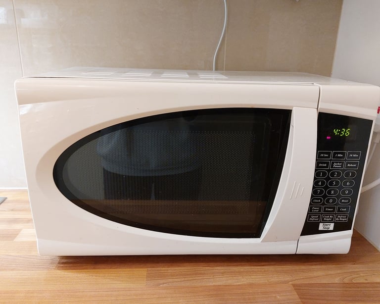 image for Second-hand white microwave 750W
