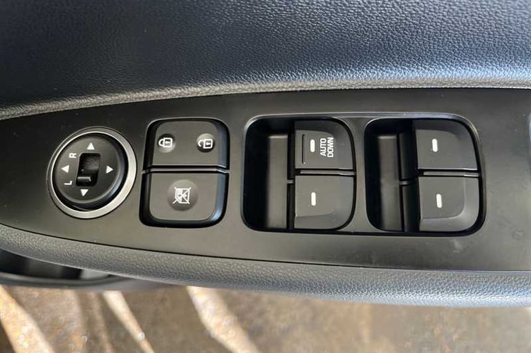 2019 Hyundai i10 1.2 SE Hatchback 5dr Petrol Auto Euro 6 (87 ps) Hatchback Petrol Automatic