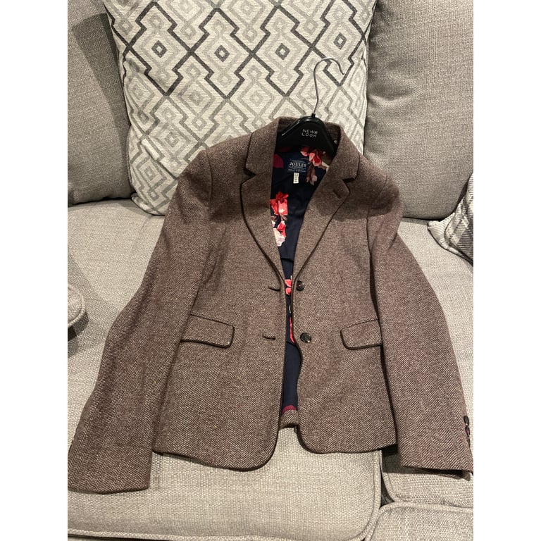 Second hand tweed clearance jacket