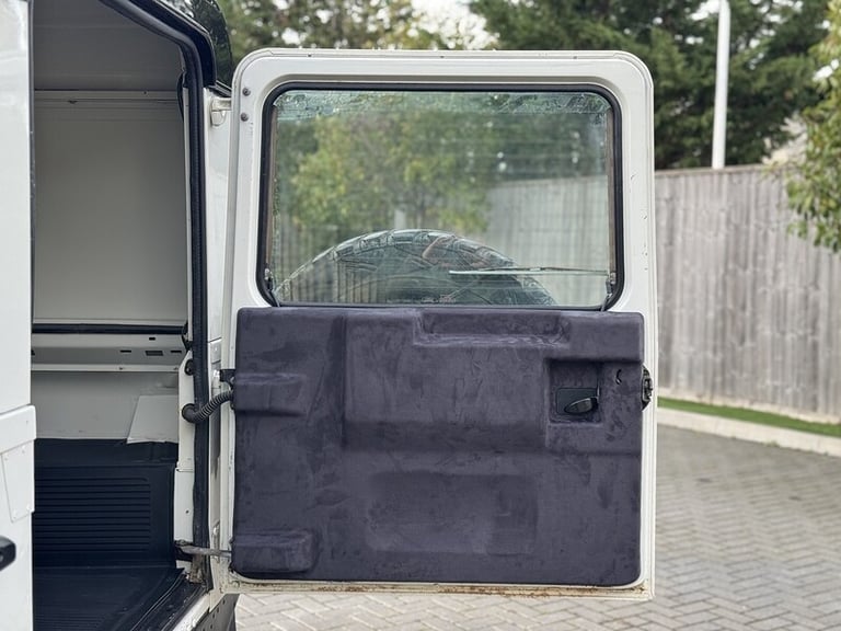 2010 Land Rover Defender Hard Top TDCi PANEL VAN DIESEL Manual