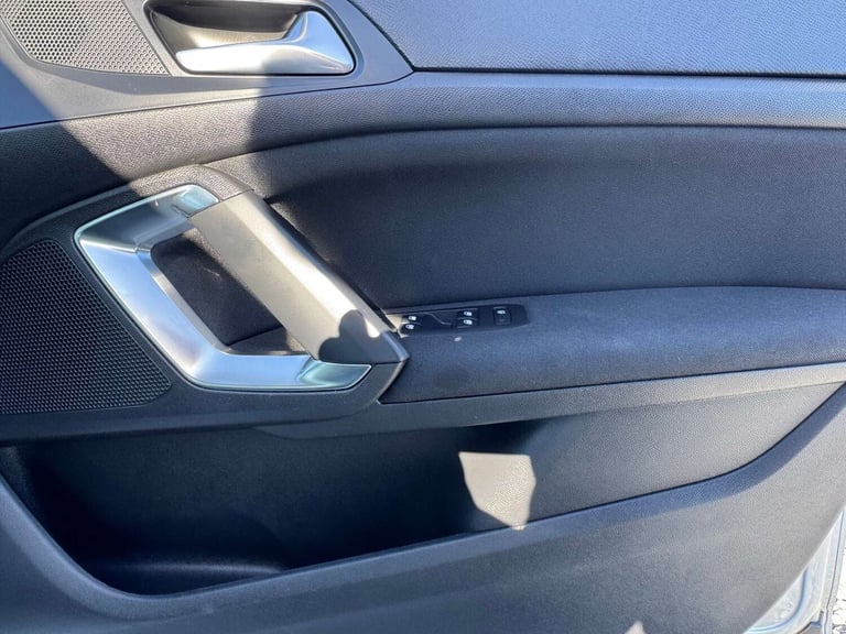 2016 Peugeot 308 1.6 308 Allure SW HDi Blue S/S 5dr Estate Diesel Manual