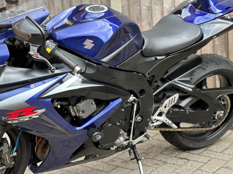 SUZUKI GSXR 750 K7 ISLE OF MAN 2007 (07) SUPER SPORT NUMBER 096 OF 200 MADE