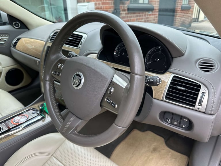 2010 Jaguar XK 5.0 V8 Portfolio 2dr Auto COUPE PETROL Automatic