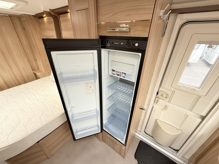 2017 BAILEY UNICORN VIGO LUXURY TOURING CARAVAN